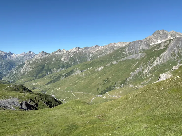回頭望向走過的路