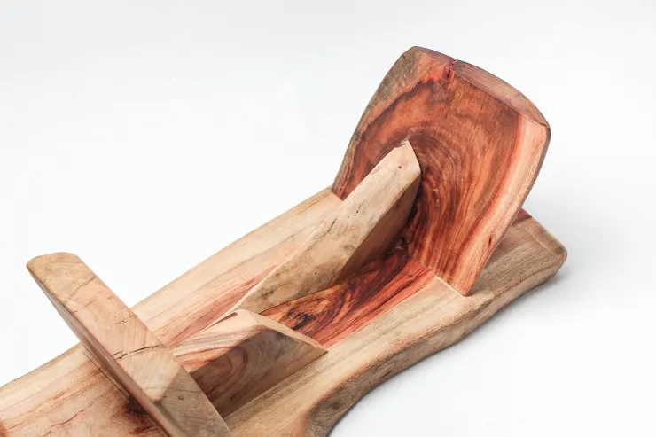 榫接實木組合,穩固不需一根釘子。