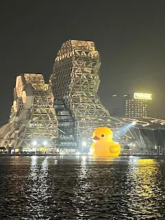 要特別注意的是，絕對絕對不在快到漲停後修正時入場，此時乃是相對高點，如果跌下來那可是一大段，逃都來不及，吃過幾次虧，就要小心避開。總會遇到自己熟悉的標的都沒上漲的時候，所以平時就要去紀錄類股輪動的最新情況。