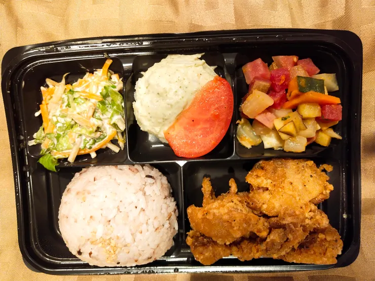 六本木某商場買的便當