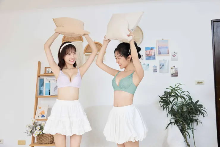 [EASY SHOP]  挺 easy 氣墊薄杯超彈力身片軟鋼圈內衣-莫內紫&雲霧藍(1380優惠買一送一)