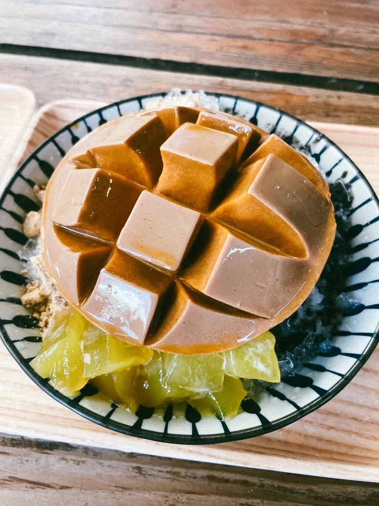 泰奶豆腐芝麻麵茶粉粿冰