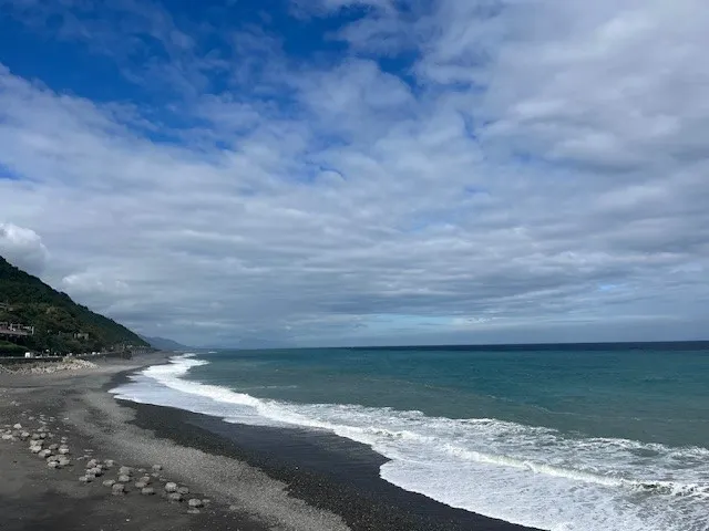 看這個長浪就知道今天風有多大