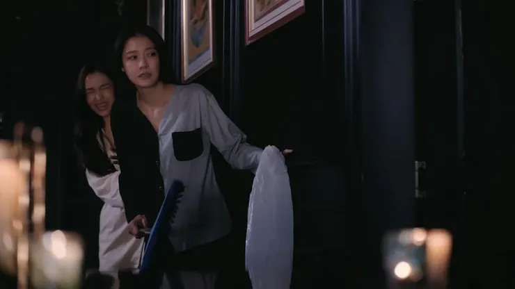 「我房間裡有蟑螂」(4:10)