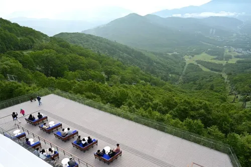 2021年擴大規模後的雲海平台，可以容納約1000人同時上山賞雲海。/照片來源:網頁資訊