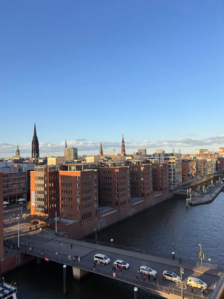 漢堡五尖塔盡在眼前