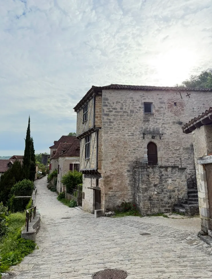 我們入住的民宿就在村莊入口處