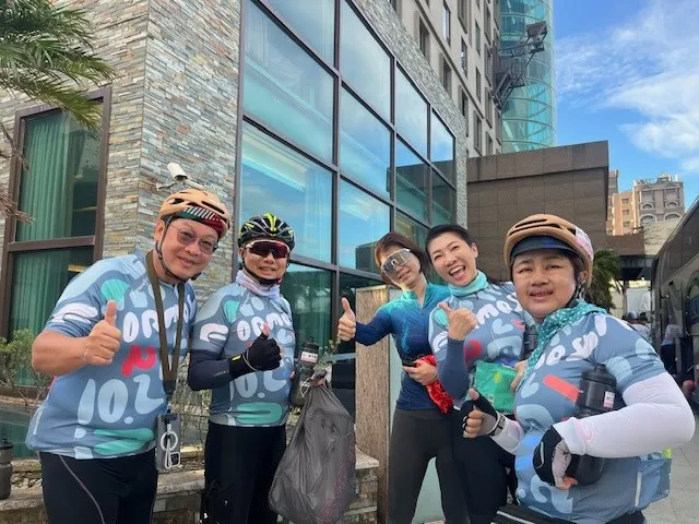 吃完早餐的小白兔，渾然不知今天要面對三頭龍