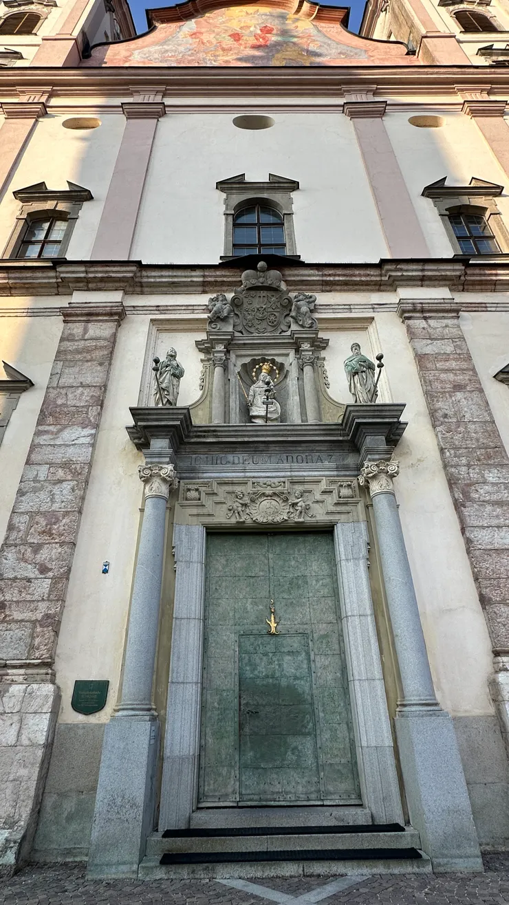 配色和建築整體都好美，保存得非常良好