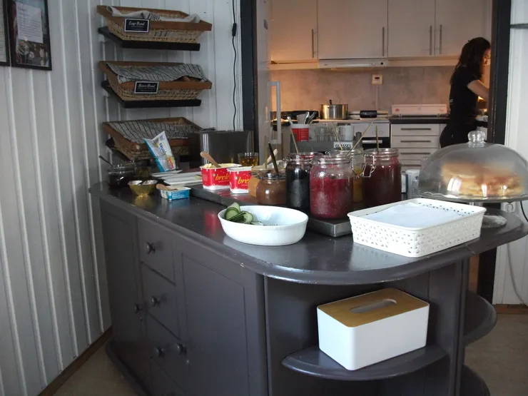 從7:30供應到早上10:00的早餐！每天七點半大家都很準時的往用餐地方排隊吃飯（很餓）