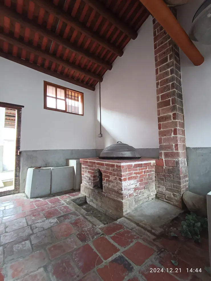 非她家的老宅，以下亦同，自拍攝，廚房