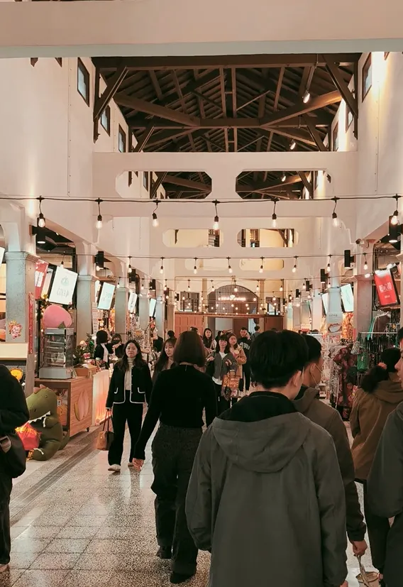 建築頂端保留木造結構