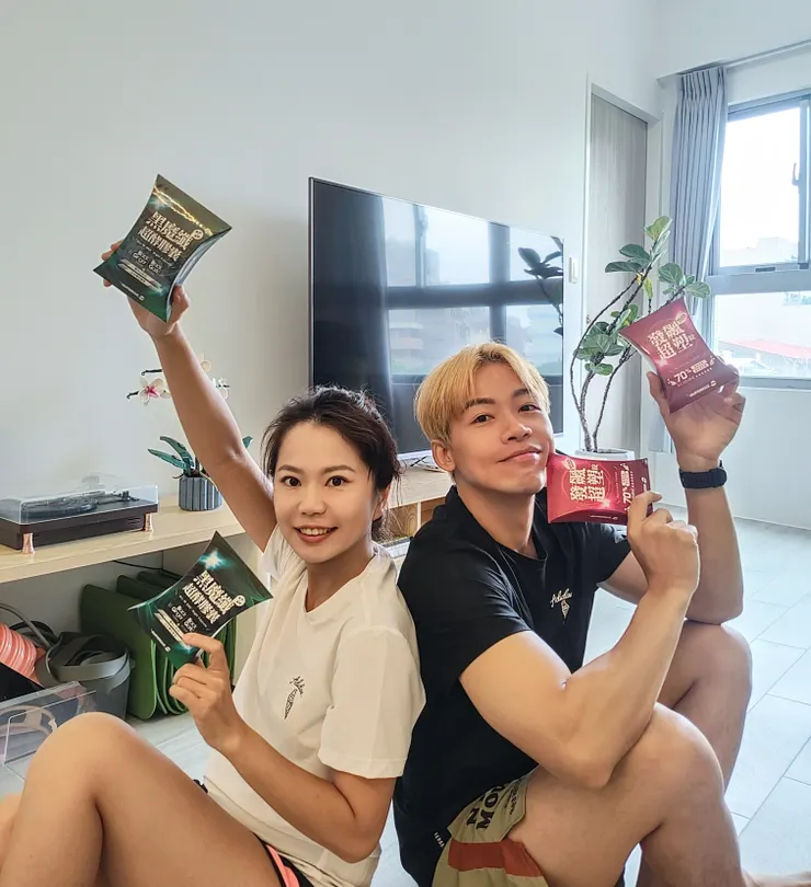 運動美食兩不誤！開箱「發飆超塑錠70%」＆「黑魔纖超酵膠囊」的高效組合體驗