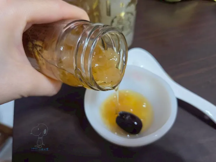 內含大顆紅棗及人蔘