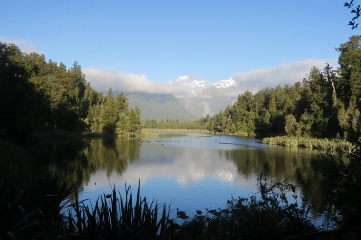 可惜有一部分被雲遮起來了。左邊是塔斯曼山、右邊是庫克山(紐西蘭最高峰)