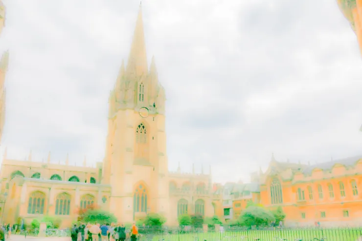 聖母瑪利亞大學教堂尖塔一景