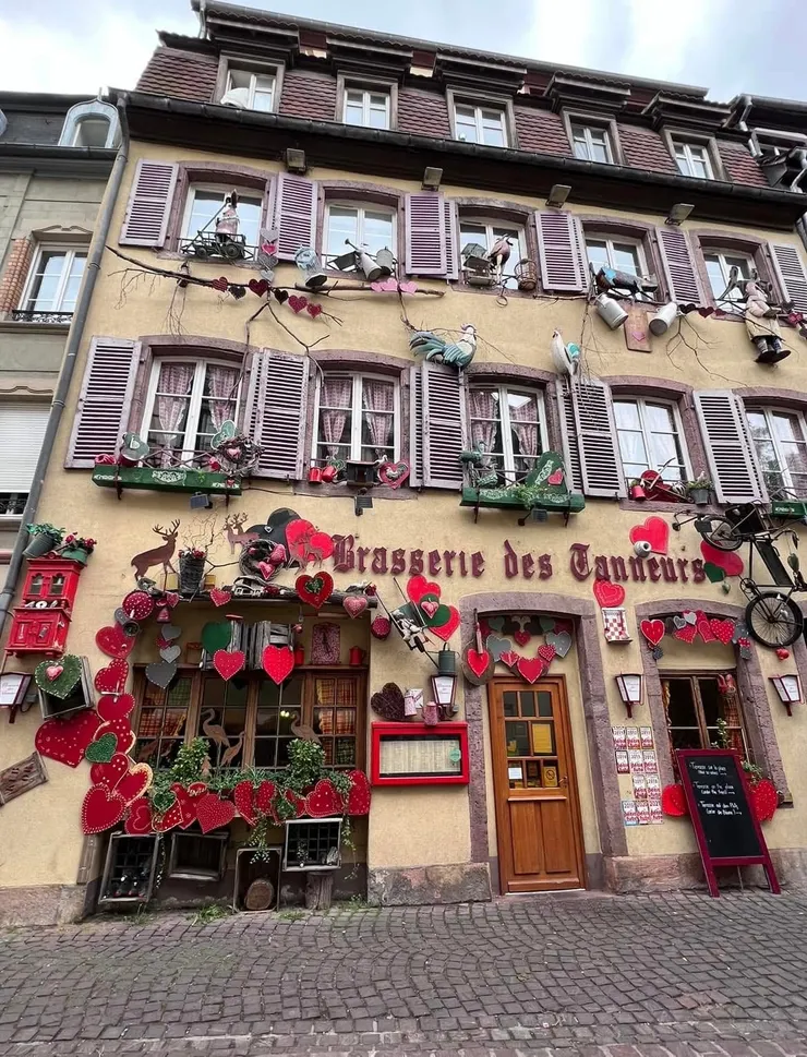 充滿歡樂氣氛的門面