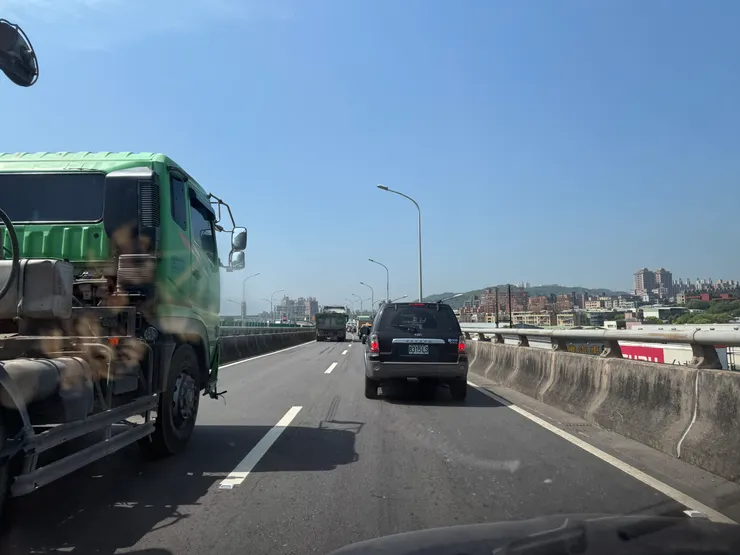 2026/04/20 上高速公路的小塞車路段