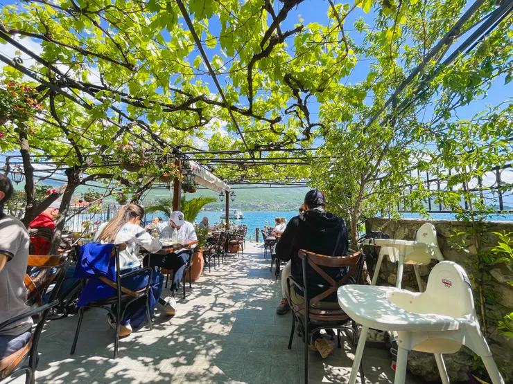 Restaurant Kajche 湖邊餐廳