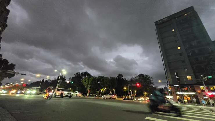 251230的灰暗天空