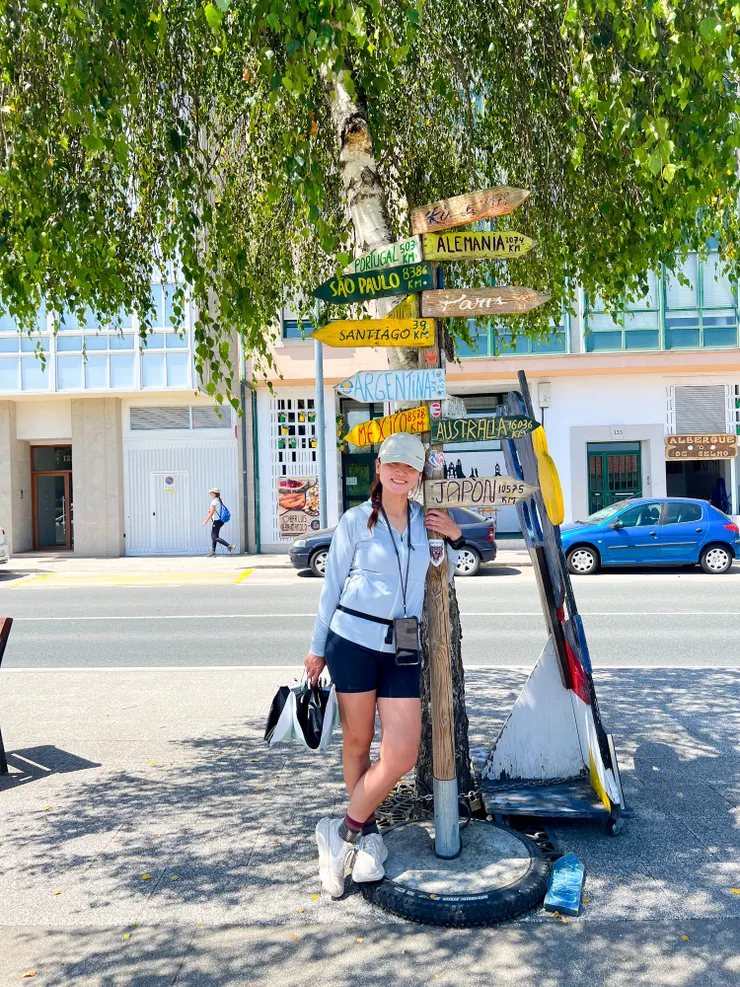 PM3:54 終於到逹Arzúa ，累到不行