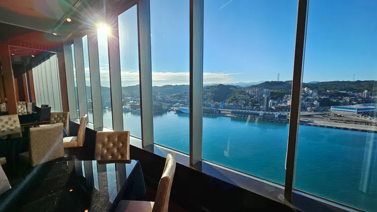 這一面是往基隆火車站方向看過去!