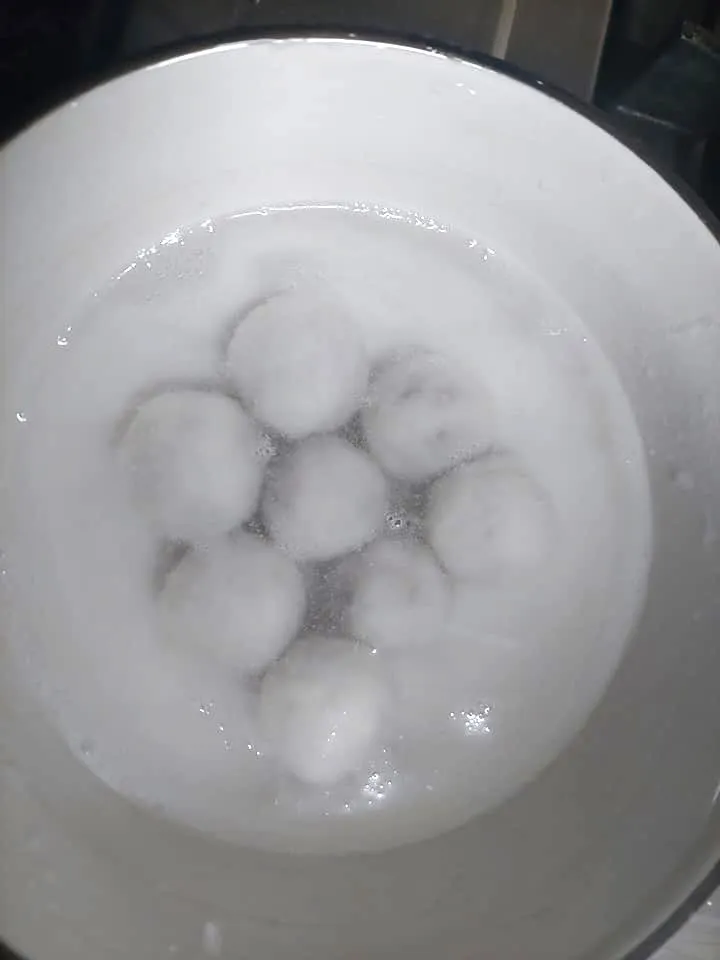 元宵煮好要浸泡冷開水 口感才會比較Q