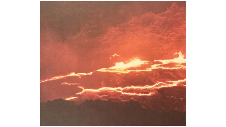 爾塔阿雷火山（截自《啟程，同感脆弱的世界》）