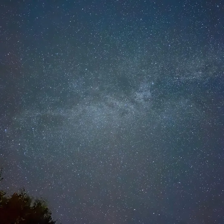 用iphone曝光30秒拍出來的星空，肉眼看更是美麗