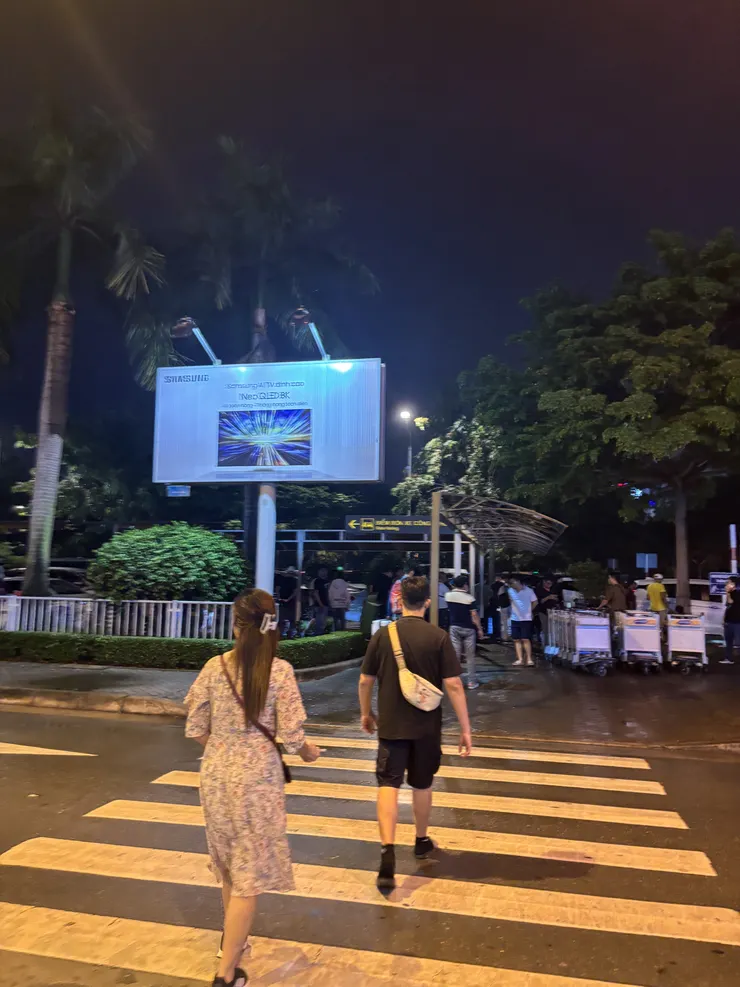 過馬後就能看到上車地點