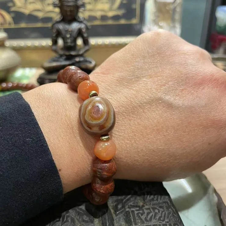 老纏絲瑪瑙(孤品:特殊雙眼中眼)搭配鳳眼菩提