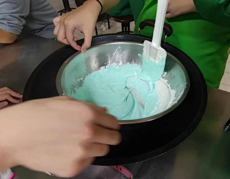 加色素的棉花糖