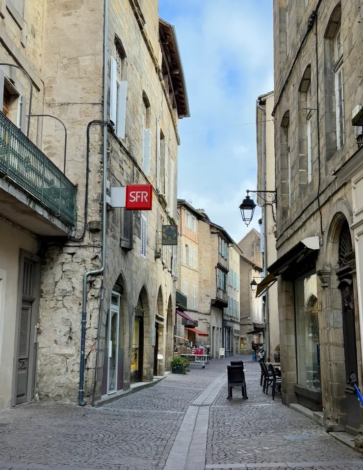 菲亞克的房子都是這樣的顏色