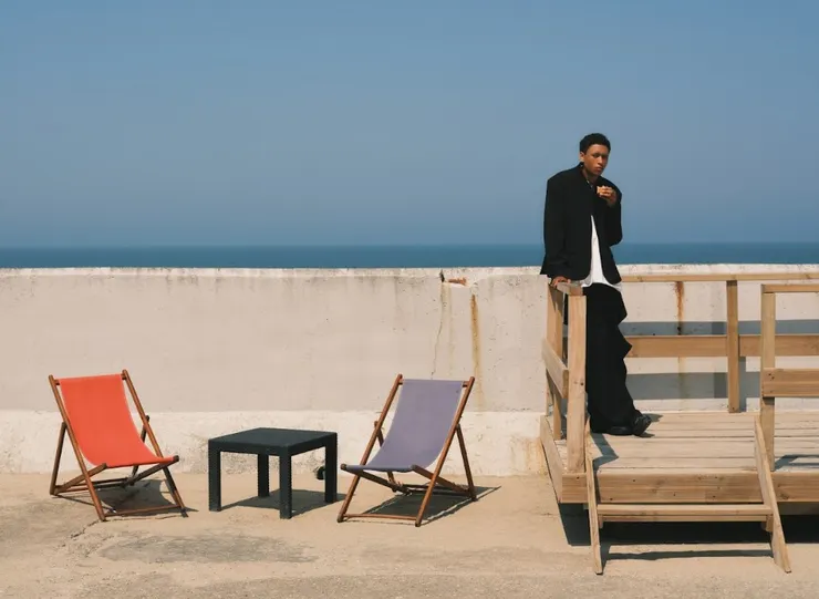 鏡頭前的年輕男孩，代表著NAMESAKE 創辦兄弟中的大哥 Richard 青少年時期的縮影。（圖／NAMESAKE 提供）