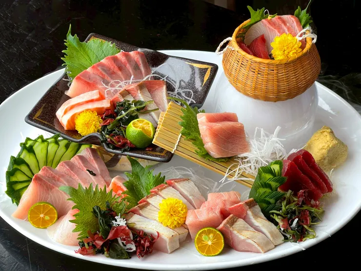 新竹老爺中山廳日式桌席_主廚嚴選新鮮漁獲保留生魚片最純粹的鮮甜