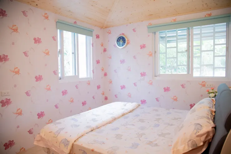 雙人房的採光不錯