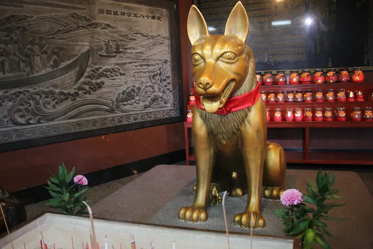 十八王公開基祖廟的義犬神像