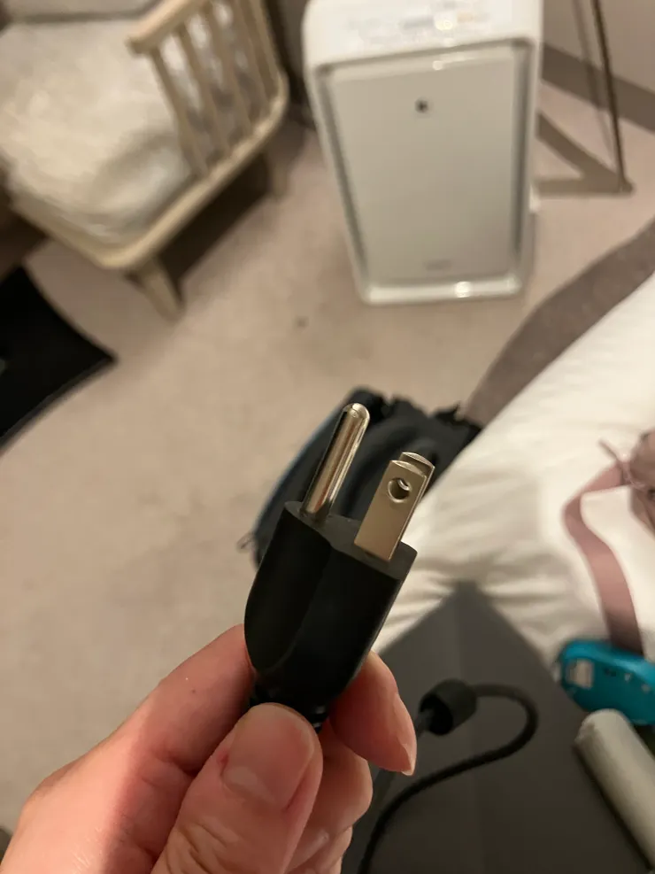 台灣筆電大多配備三插頭