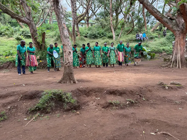 迎接我們的部落表演