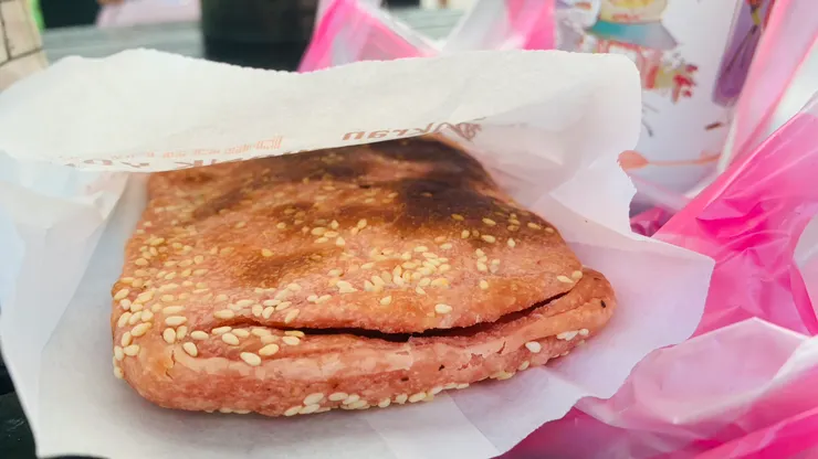 紅糟只有淡淡香氣，不會過於搶戲。