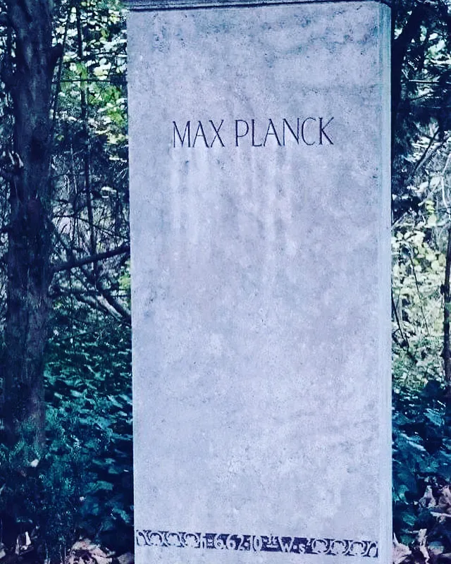 普朗克的墓碑，上面僅有普朗克常數