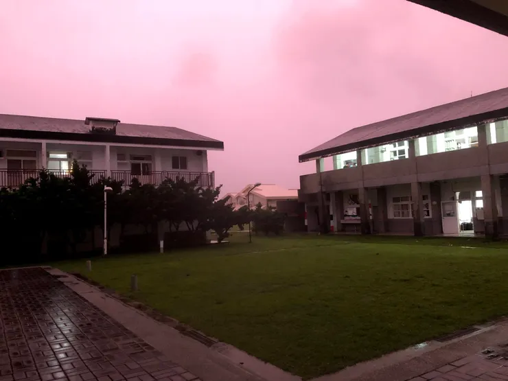 颱風外圍接近中，天色大變