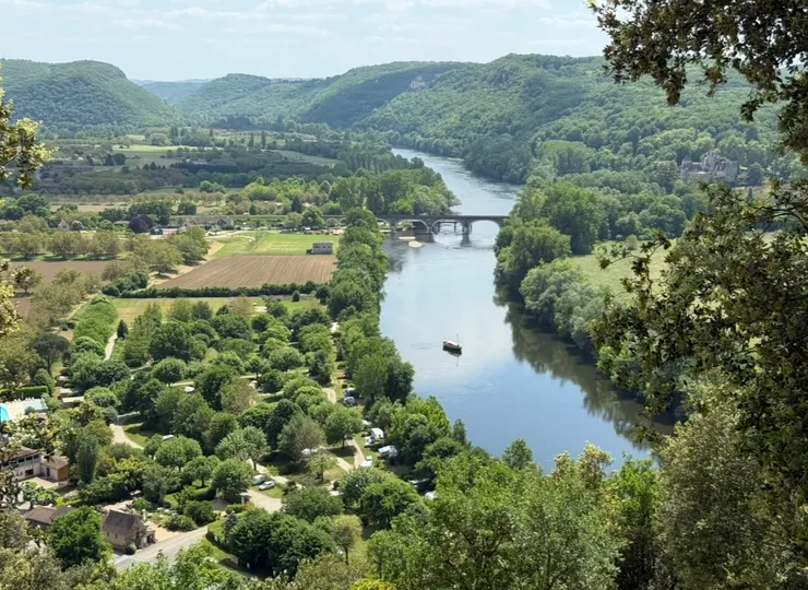 站在村莊最高點看多爾多涅河