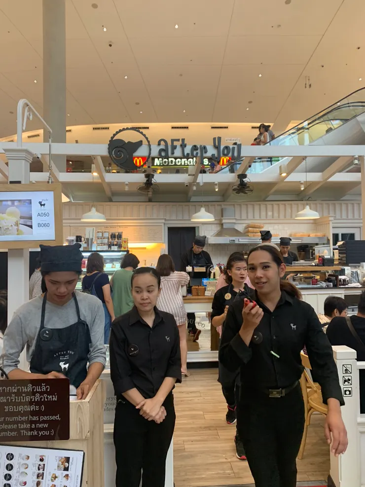 泰國知名甜點店，數數看他們有幾個員工