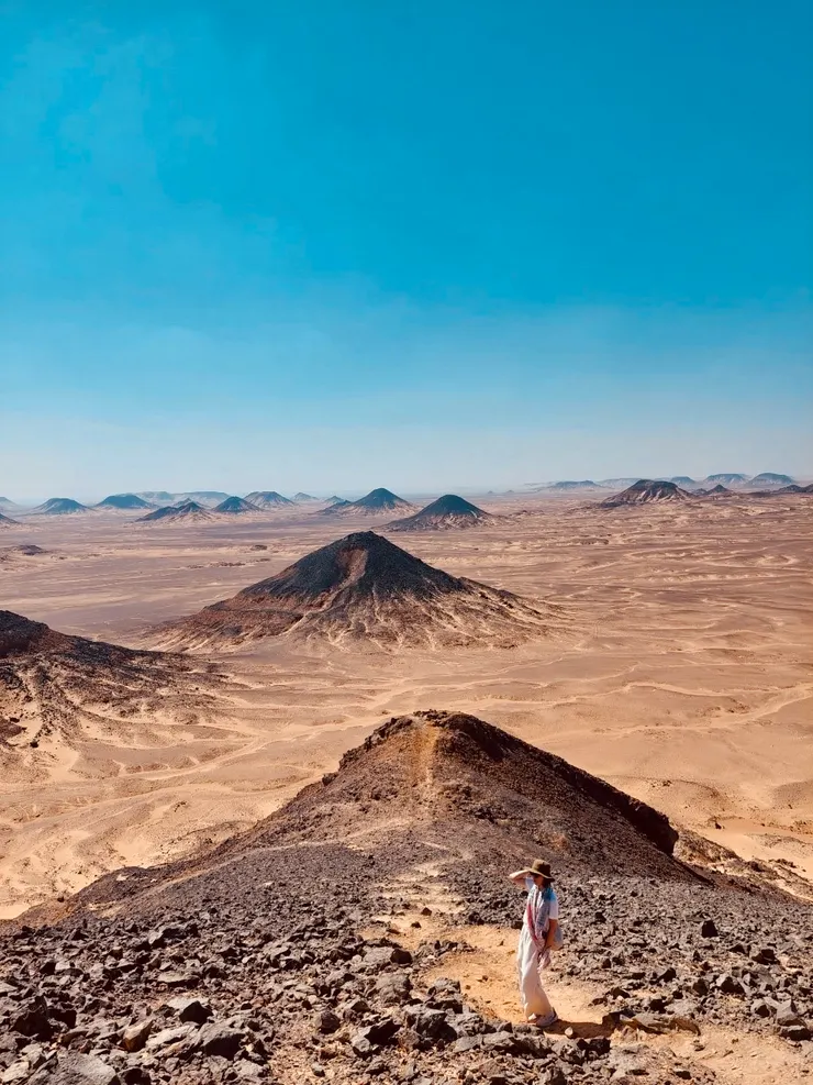 殊難想像這些一顆顆延綿到天邊的小火山在幾億年前是什麼樣的光景