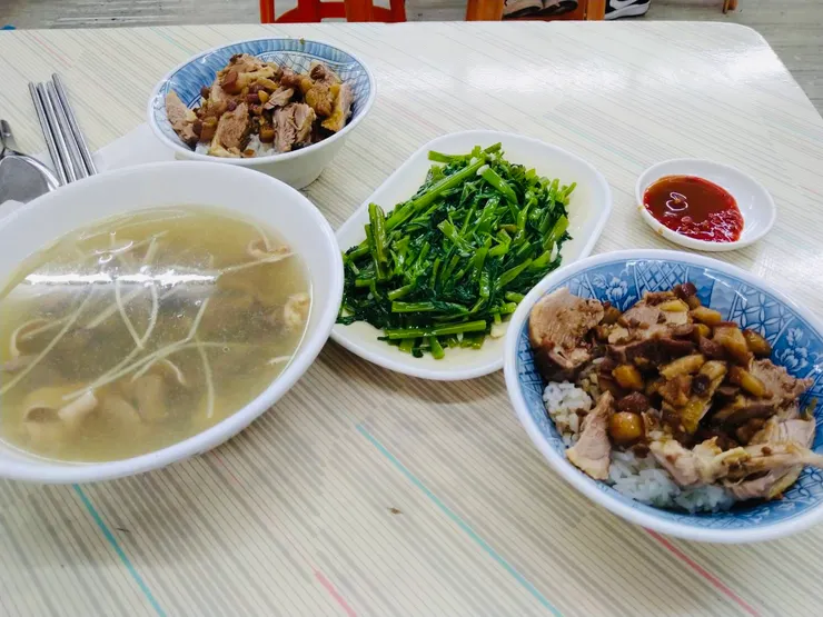 晚上還是有排到鴨肉珍的