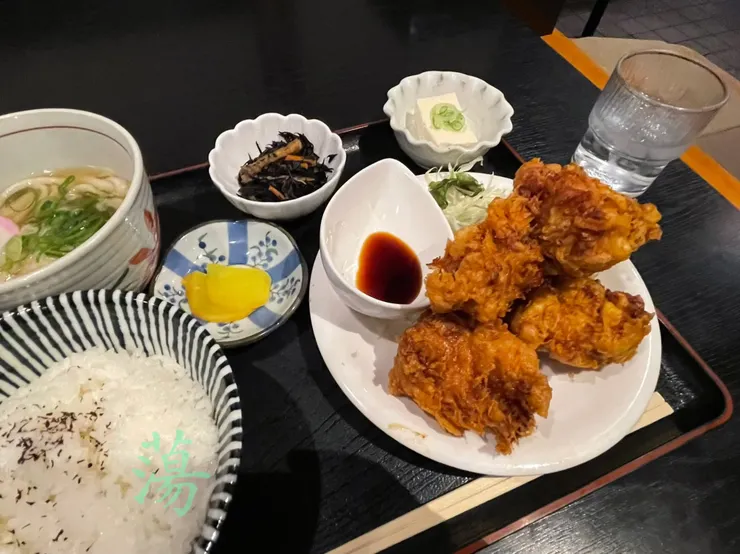 炸雞定食。