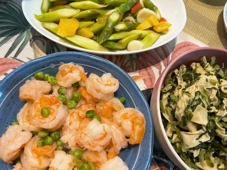 今天晚餐的菜色，都是我愛吃的菜，我真幸福。（完全圖文不符就是我的風格：D）