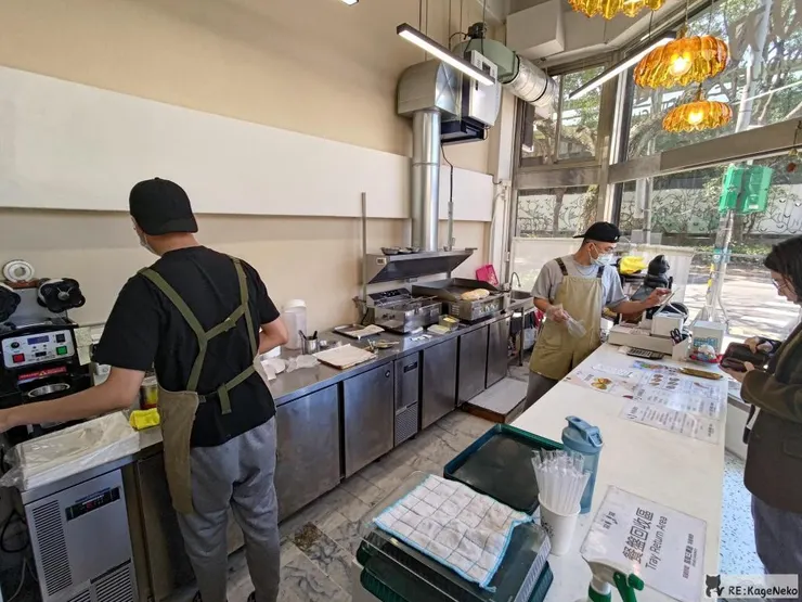 双双三明治店面