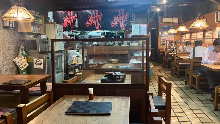 感覺也有不少上班族下班來吃。